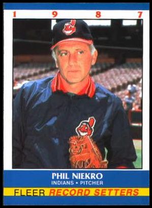 25 Phil Niekro